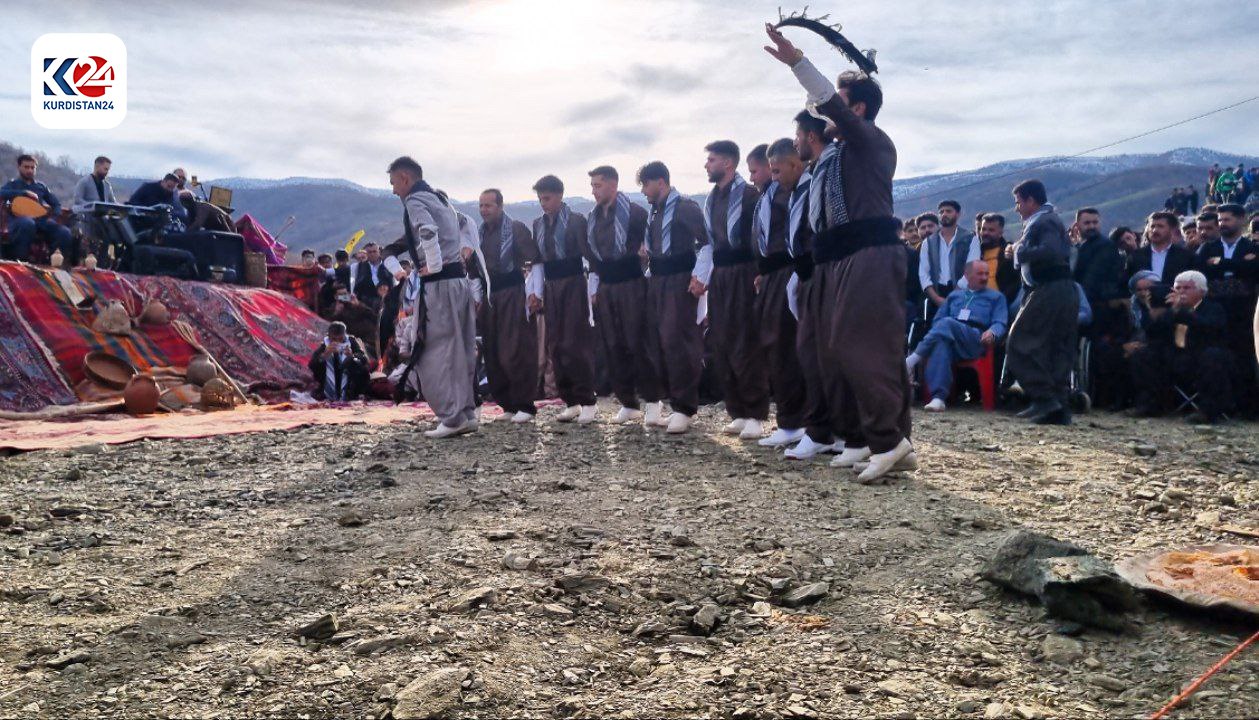 Cejna B&ecirc;lindaney&ecirc; li gund&ecirc; Helw&ecirc; y&ecirc; gir&ecirc;day&icirc; bajar&ecirc; Serdeşt&ecirc; li devera Mukriyan